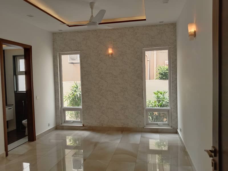 1 Kanal Stylish New House Prime Hot For Sale dha Phase3 near Y block 3