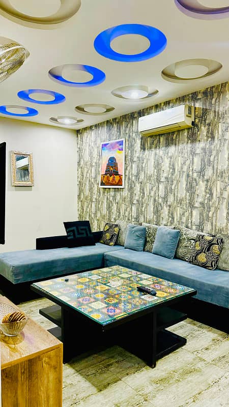 One bedroom VIP apartment for rent for 2 hours in bahria town 2