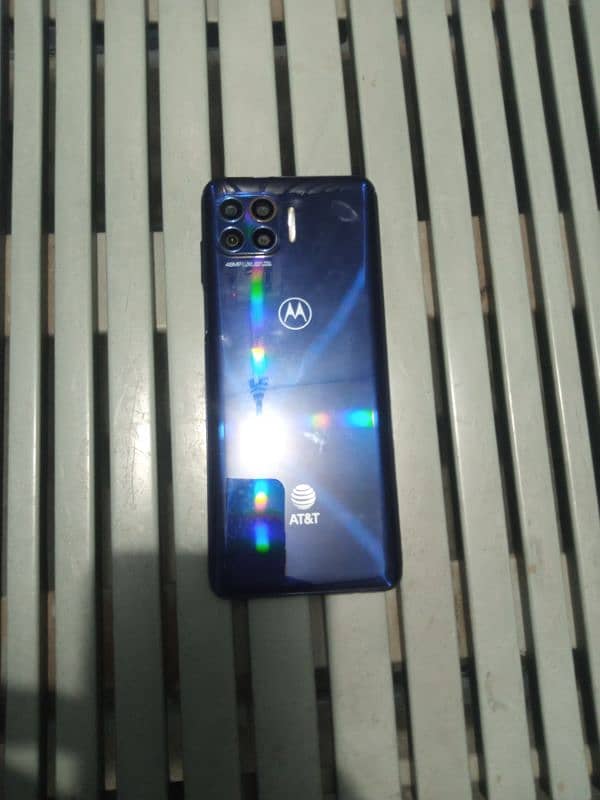 Motorola Moto One 5G 0