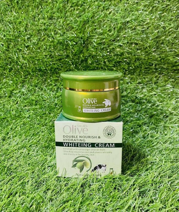 Nourishing & Hydrating Whitening Cream 3