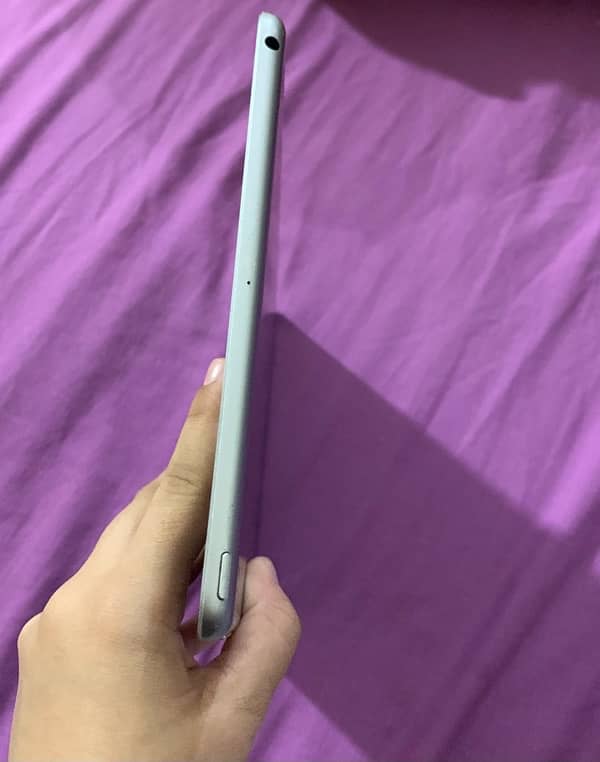 apple ipad (5th generation ) 3