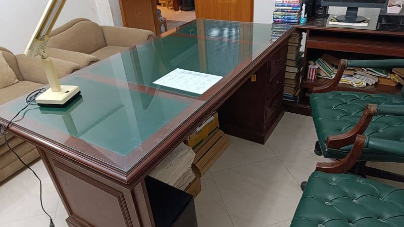 L-shaped Office table with Leather Chair 3