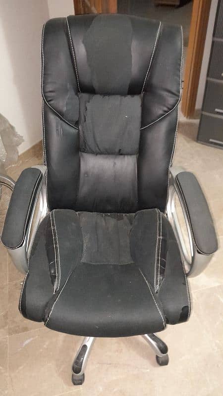 office chair for urgent sale 1