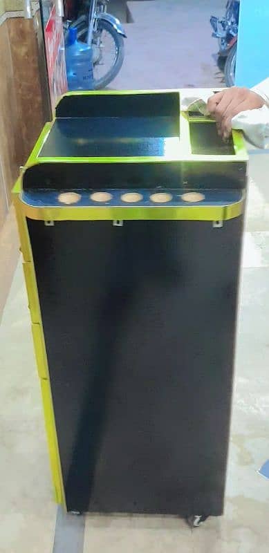 3 Saloon Trolliyian & 1  Trolley price is 11,500 × 3, Hole sale Market 8