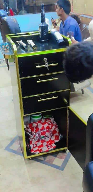 3 Saloon Trolliyian & 1  Trolley price is 11,500 × 3, Hole sale Market 18