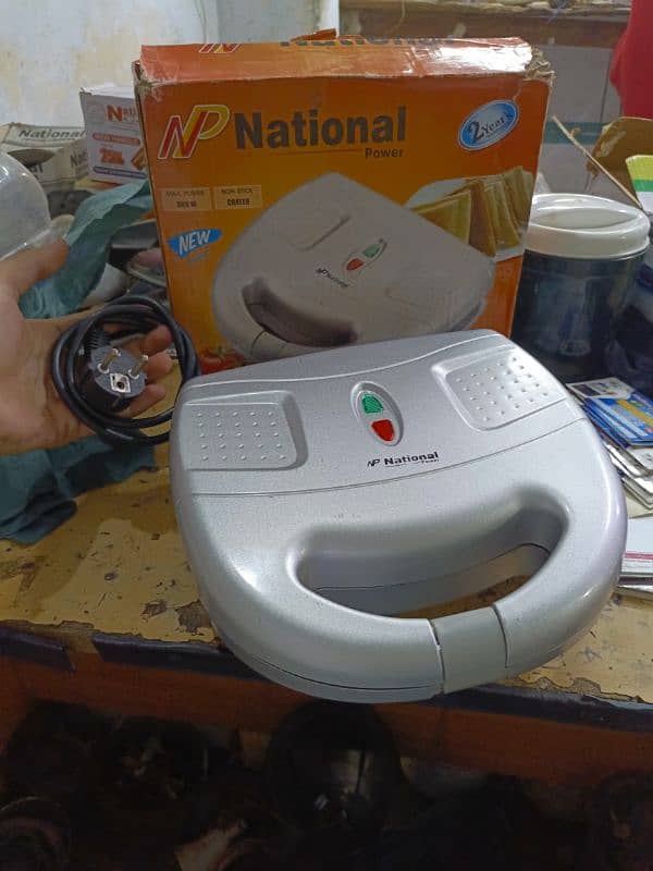 National sandwich maker 10 by 10 condition silver colour 4