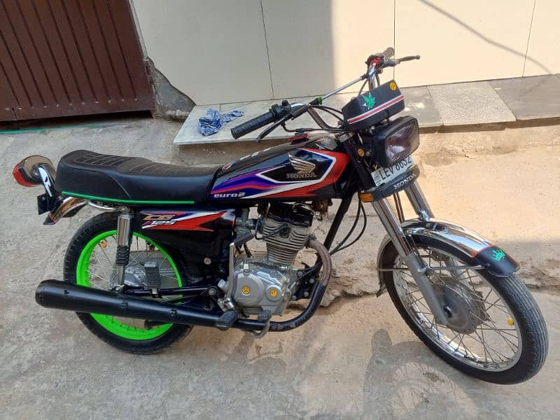 honda 125 jis bhai ny lena hai wahi rabta karain shukriya 9