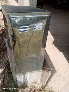 I m selling water cooler