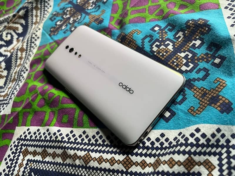 oppo reno Z 8/256 8