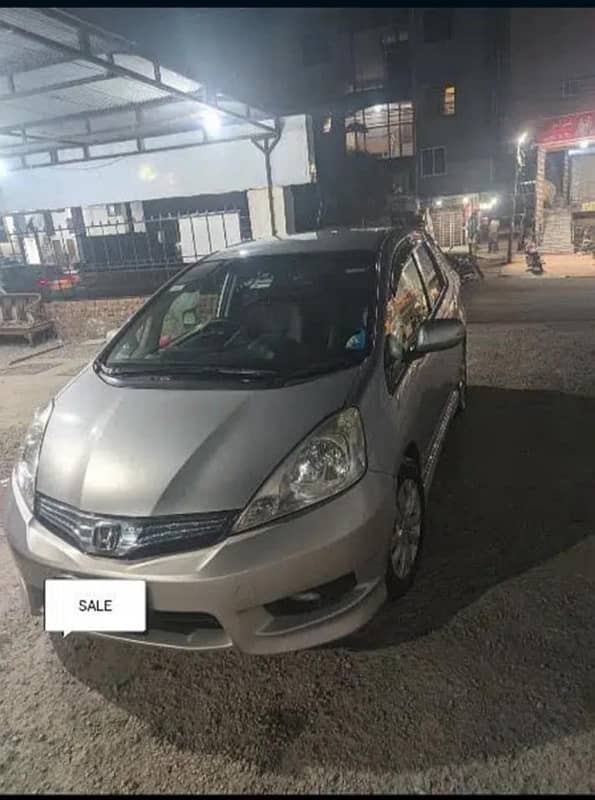 Honda Fit shuttle 2012 1