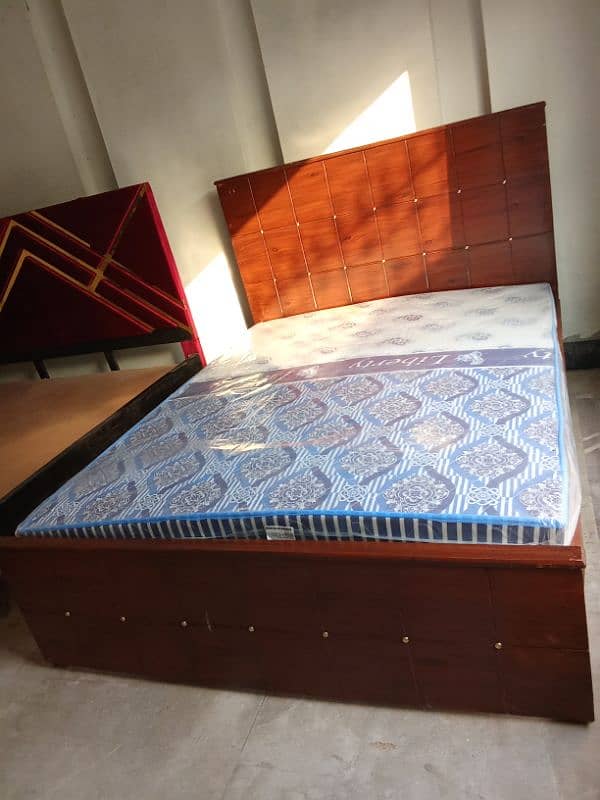 double bed wth matress 3