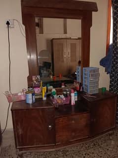 DRESSING TABLE URGENT SELLING