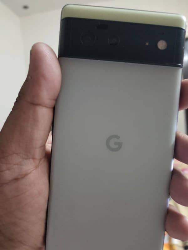 Google pixel 6 8/128 with charger 2