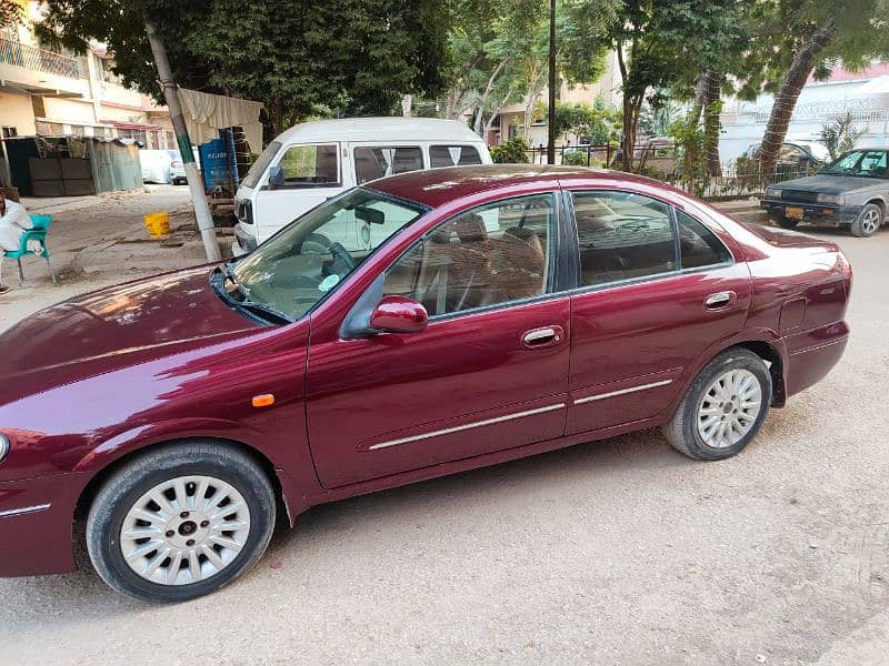 Nissan Sunny 2009 3