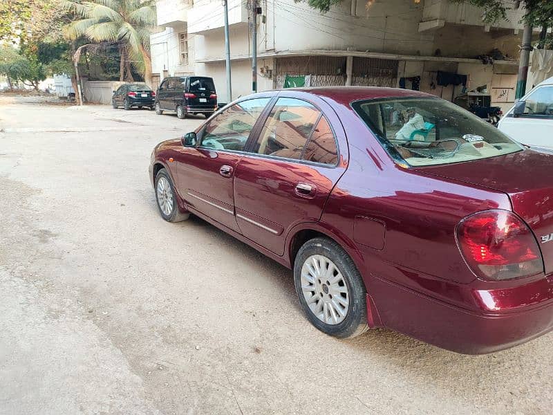 Nissan Sunny 2009 4