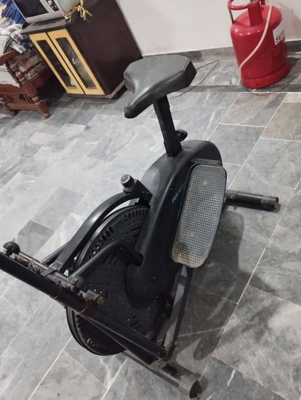 Premium Exercise Spinning Bike 2