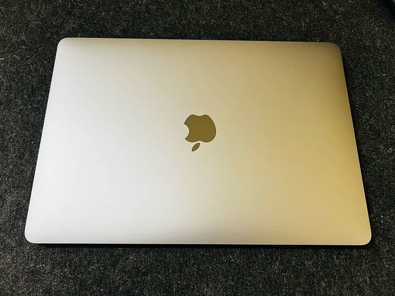 Macbook Air 13 inches M1 8GB/256GB 0