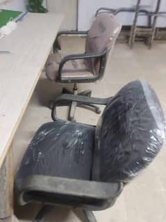 cheap office chairs ,almost new 6000Rs per chair 0