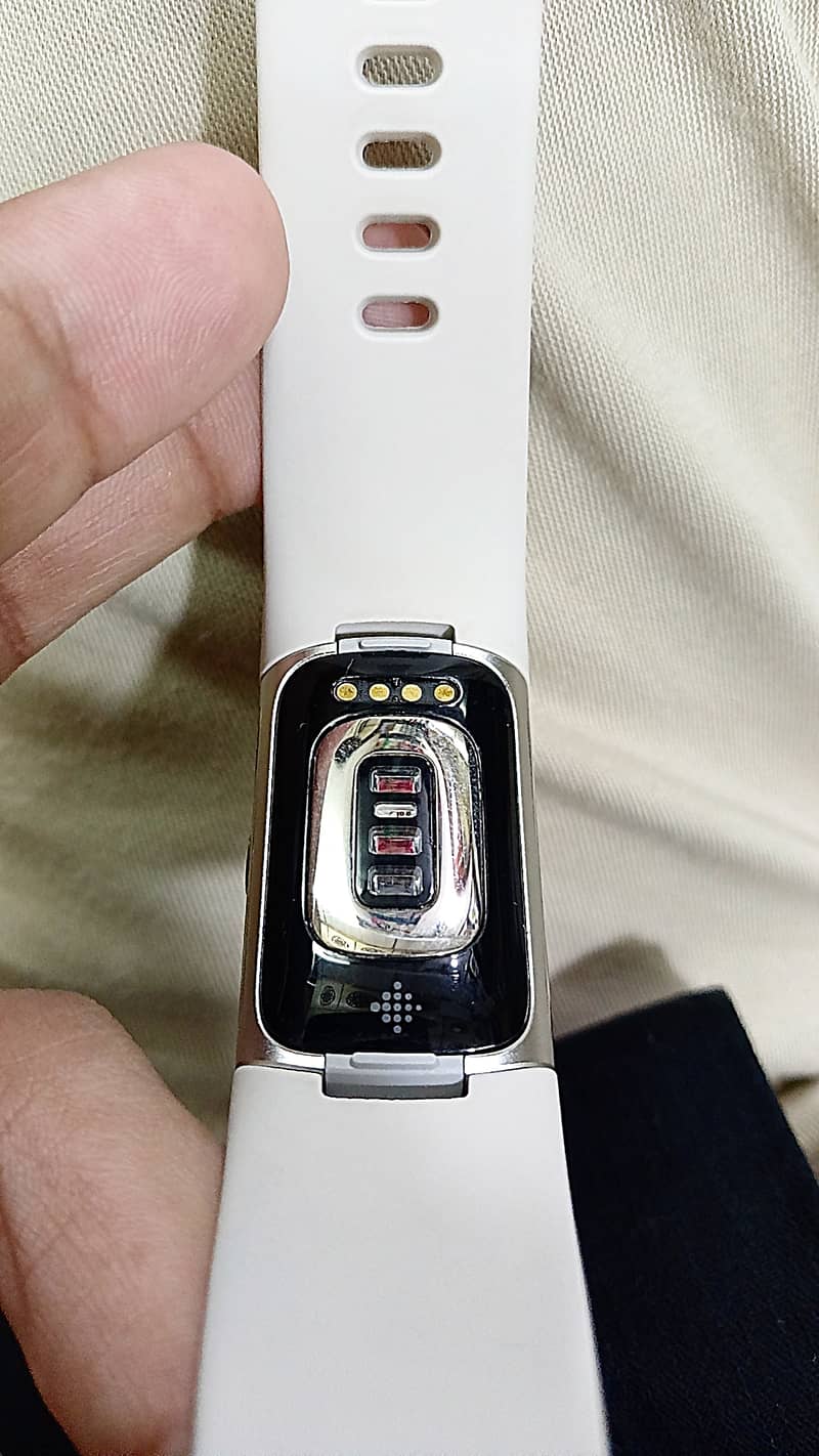 Fitbit Charge 6 (Rare) 4