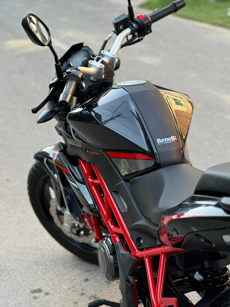 Benelli TNT 150i 4