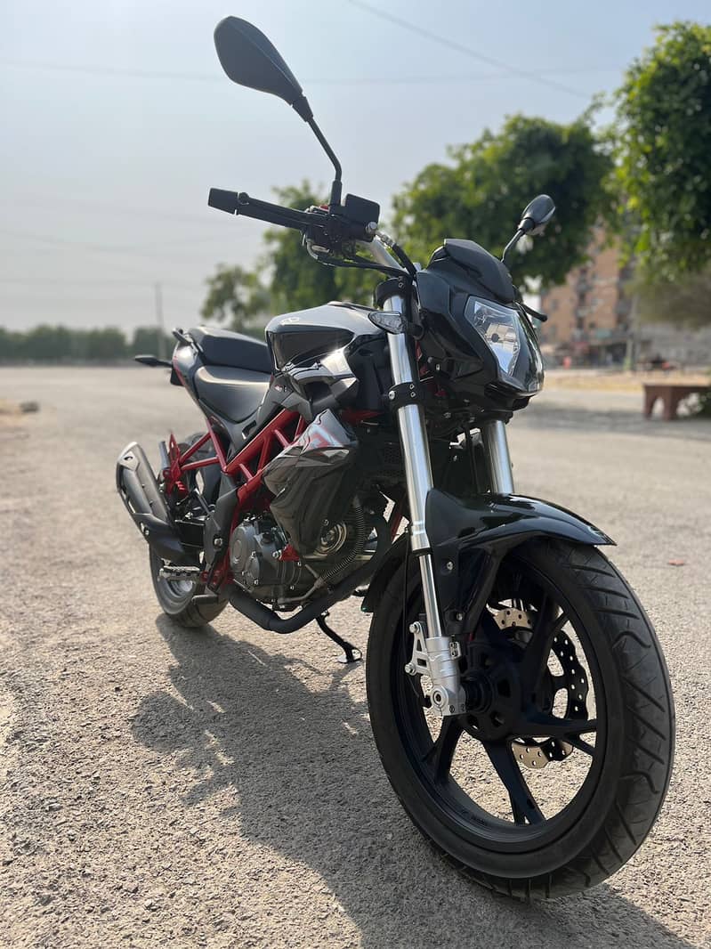 Benelli TNT 150i 8