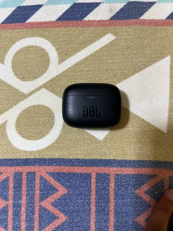 Jbl Tune 230NC TWS Earbuds with Silicone case and original jbl wire. 4