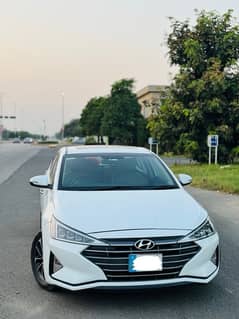 Hyundai Elantra 2022