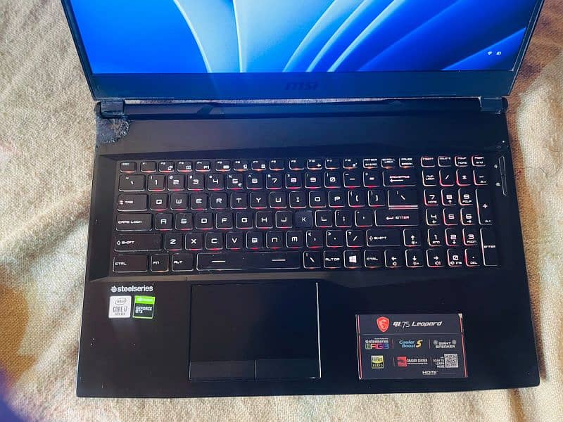 Leopard MSI GL75 10SDK GAMING LAPTOP 5