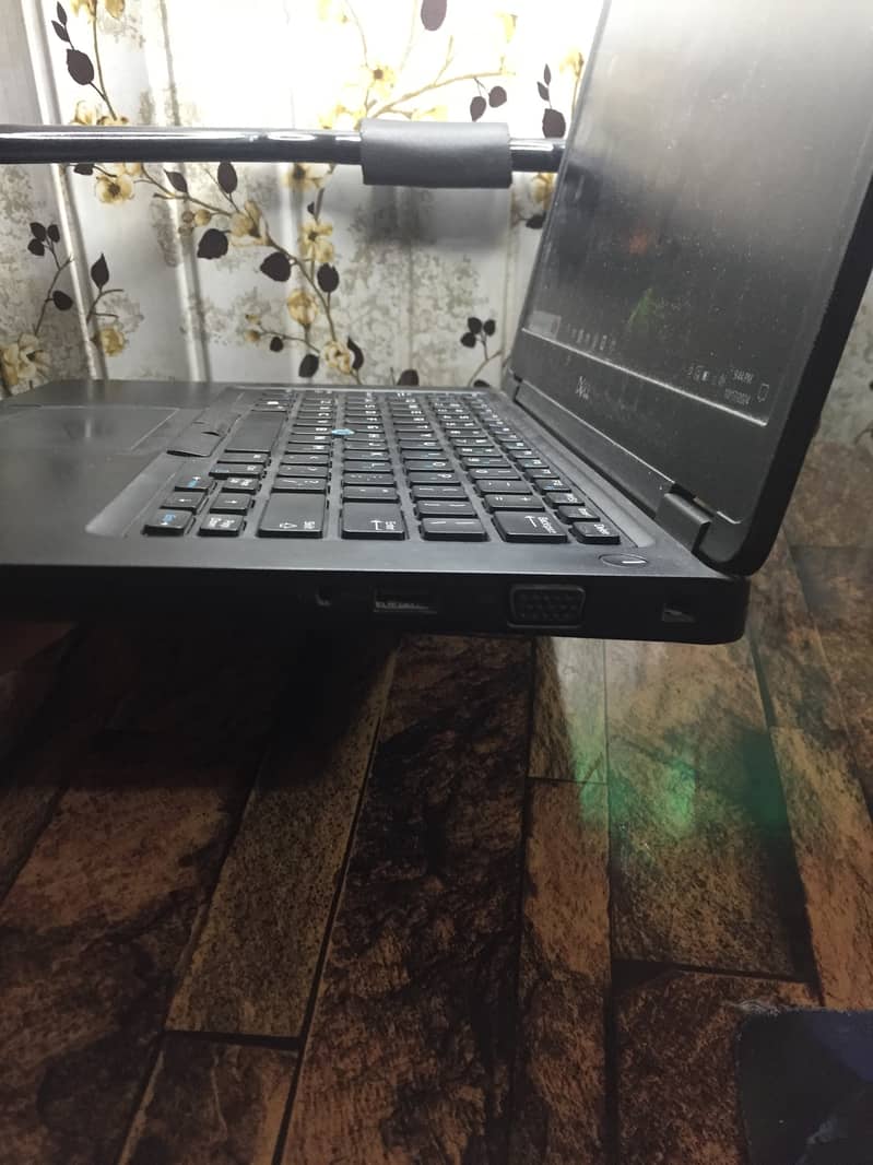 Dell Laptop 3