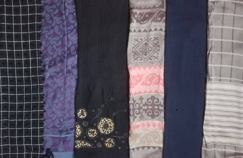 Stallers(Scarves) in just like new condition 0