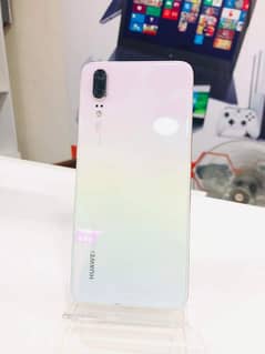 Huawei p 20. 4gb / 128gb . full 10/10.  contact: 03332390501. 0