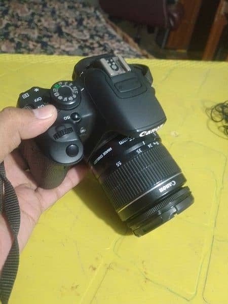 DSLR  CAMERA CANON EOS 700D 4