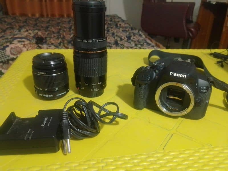 DSLR  CAMERA CANON EOS 700D 13