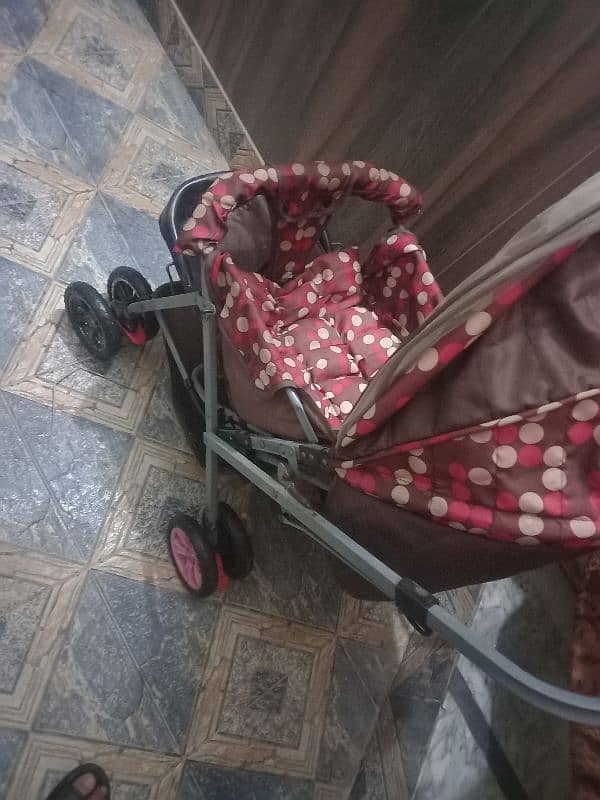 pram good condition 5