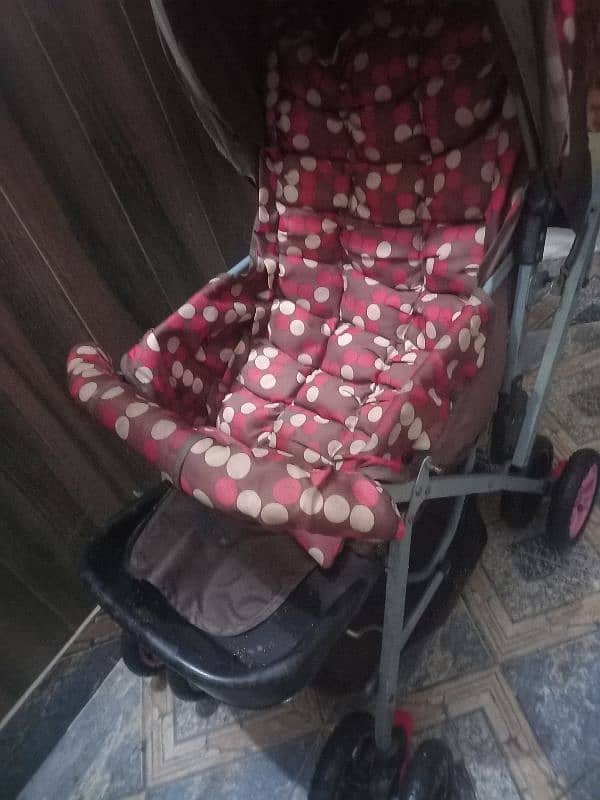 pram good condition 7