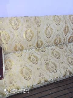 this sofa is for sale (urgent)