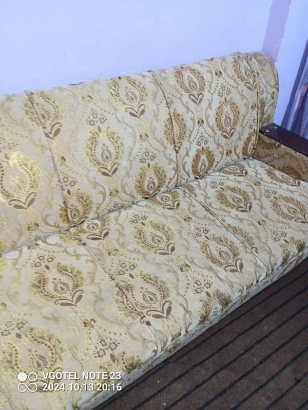 this sofa is for sale (urgent) 2