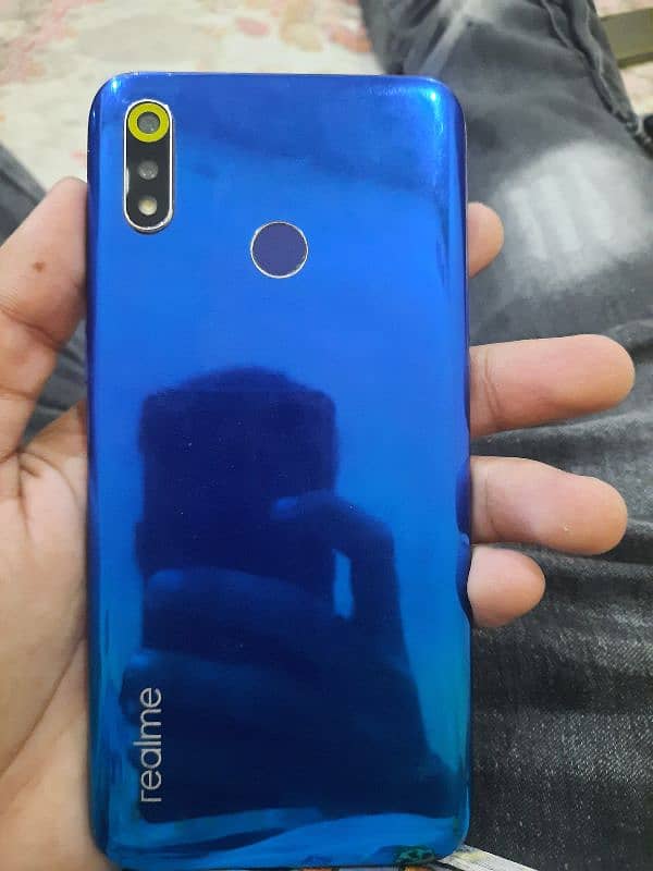 Realme 3     4/64 0