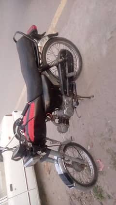 condition used hy 2014 model unique bike my WhatsApp number3195029221