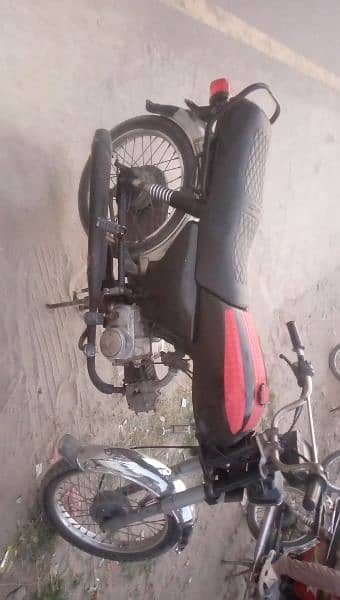 condition used hy 2014 model unique bike my WhatsApp number3195029221 3