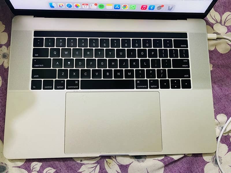 MacBook  pro 2016 for sale 0