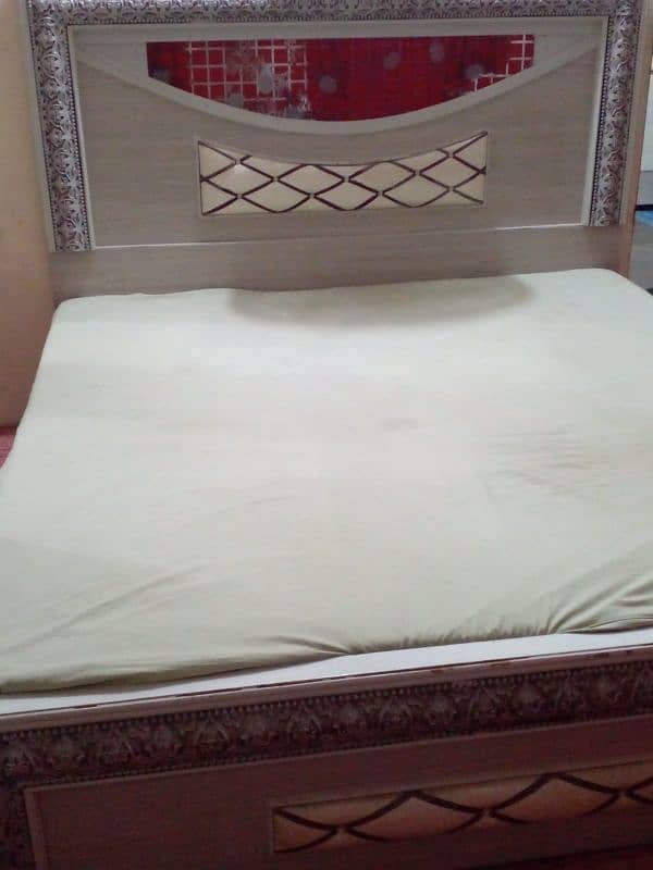 3 Pcs Bedroom Set Available Double bed, Dressing Table & Almari 4