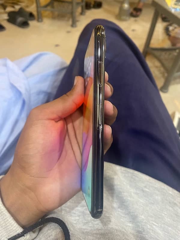 IPHONE XS 64 GB DUAL SIM PTA APPROVED 1