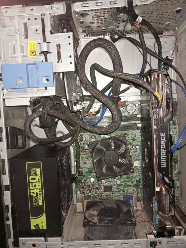 Core i5 2500 with AMD RADEON R7 250 1