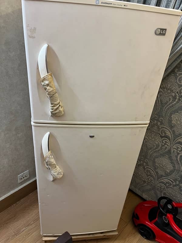 LG fridge no frost for sale in immaculate condition 0