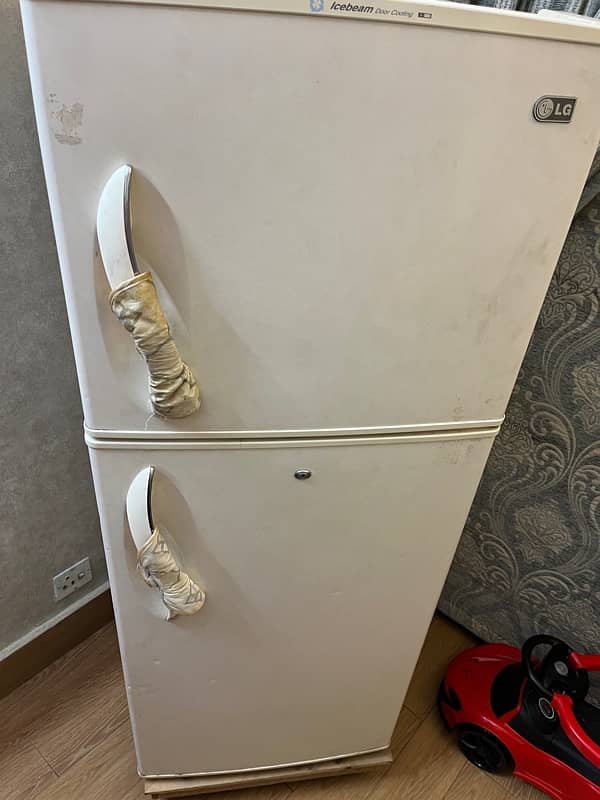 LG fridge no frost for sale in immaculate condition 2