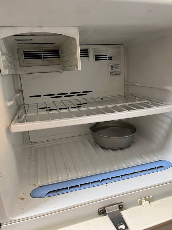 LG fridge no frost for sale in immaculate condition 4