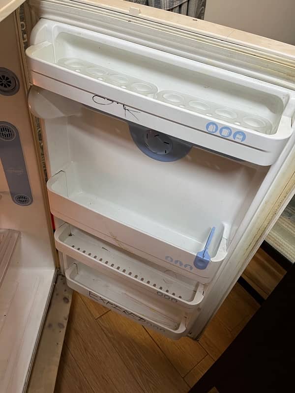 LG fridge no frost for sale in immaculate condition 5