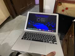 MacBook Air 2017 Mint Condition