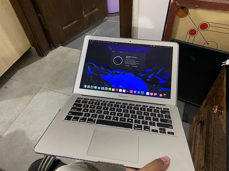 MacBook Air 2017 Mint Condition 0